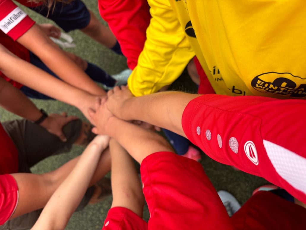 2025-08-18 Allianz Junior Cup in Delitzsch - Hände