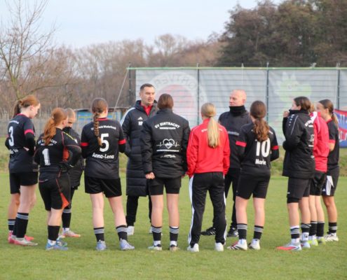 2025-11-30-b1m-06-min