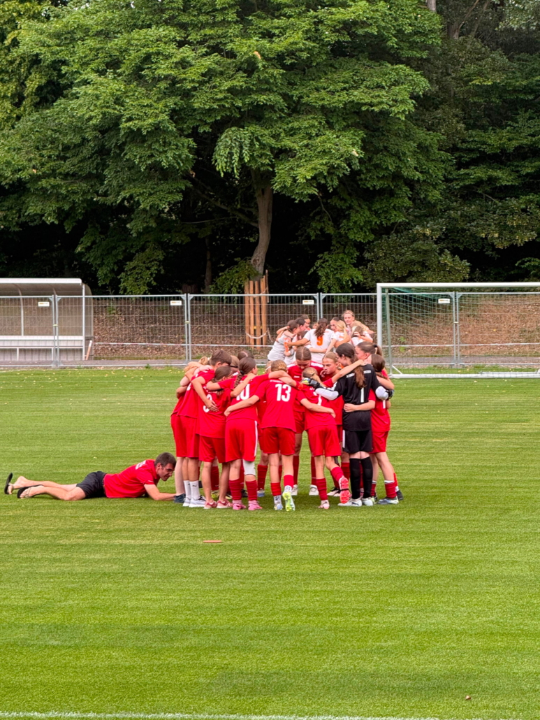 2026-06-29 Pokalsieg D Mädels 12