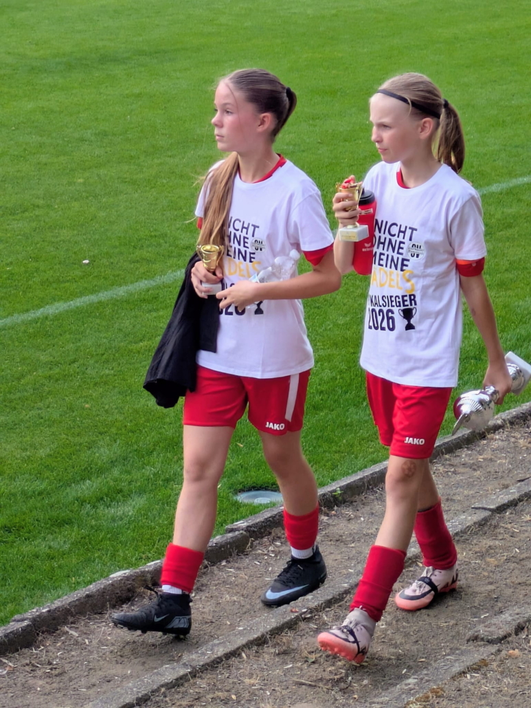 2026-06-29 Pokalsieg D Mädels 18